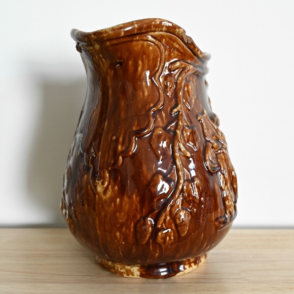 Large Antique Rockingham Pottery Pitcher w/ Angel Playing Harp - Picture 6 of 16